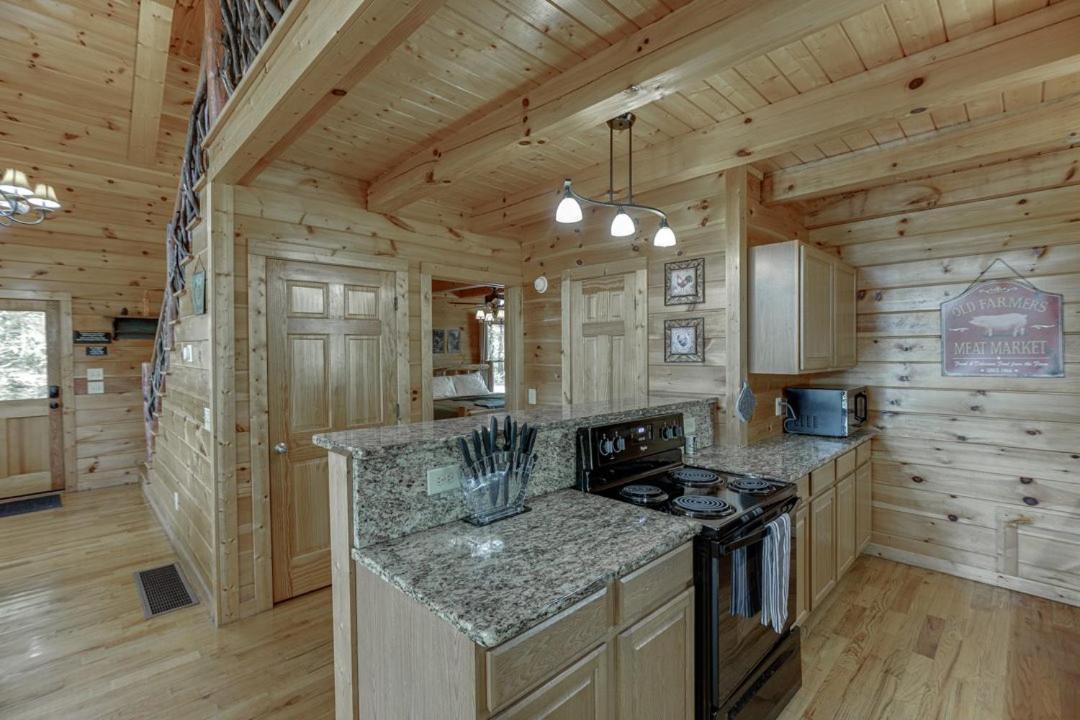 Deluxe Cabin For Groups Near Helen W Hot Tub Cornelia Dış mekan fotoğraf